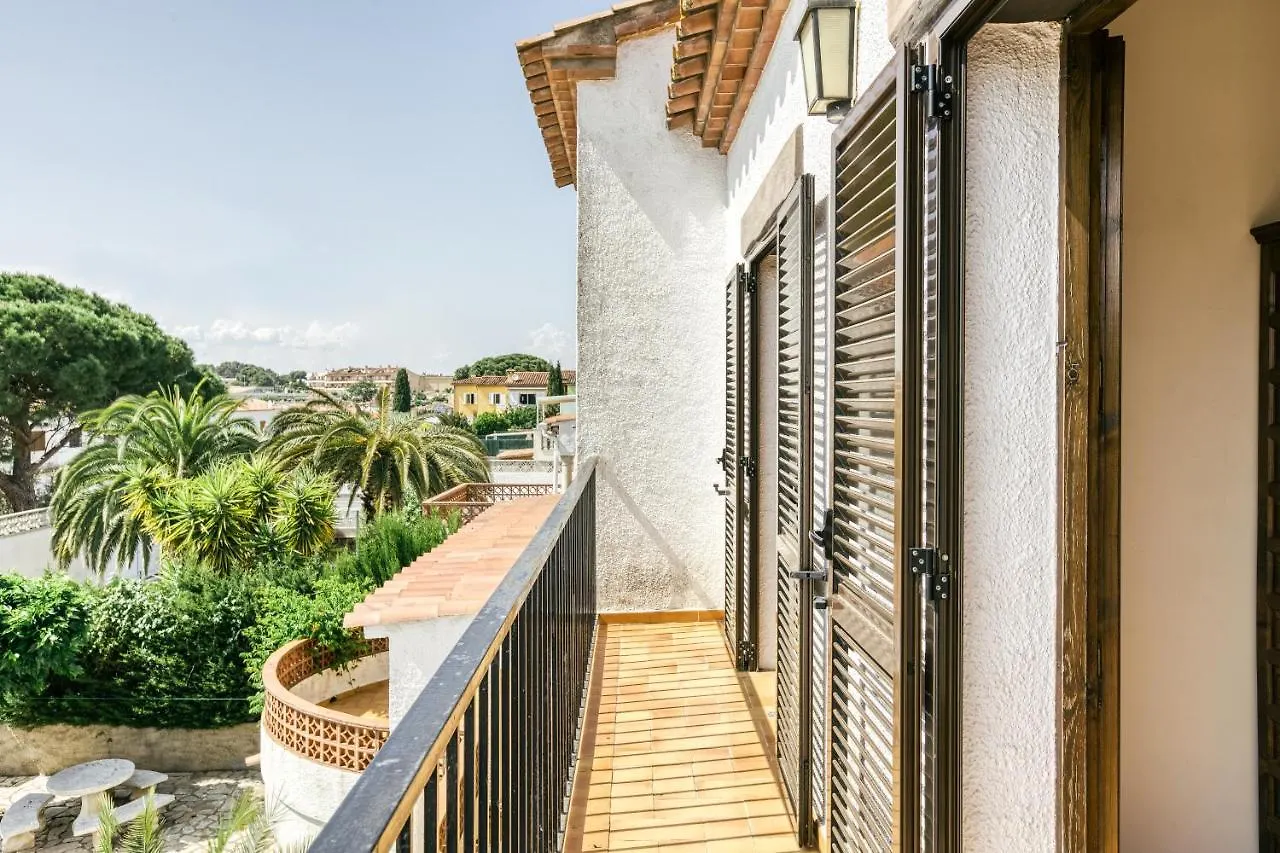 Casa Saguer Villa L'Escala 0*,